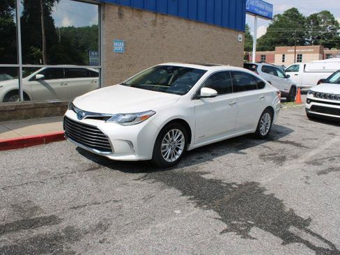 Used 2017 Toyota Avalon Limited FWD image 3
