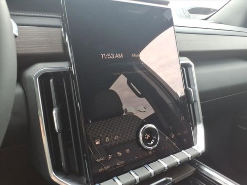 New 2026 GMC Acadia Denali w/ Super Cruise Package image 18