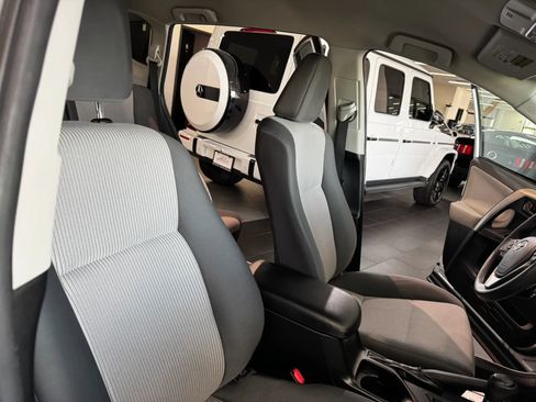 Used 2015 Toyota RAV4 LE FWD image 13