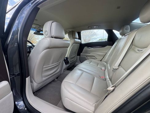 Used 2014 Cadillac XTS Luxury AWD/4WD image 17