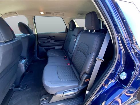 Used 2025 Nissan Pathfinder SV AWD/4WD image 19