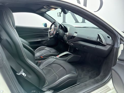 Used 2019 Ferrari 488 GTB RWD image 31