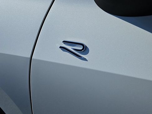 Certified 2026 Volkswagen Tiguan SE R-Line AWD/4WD image 13