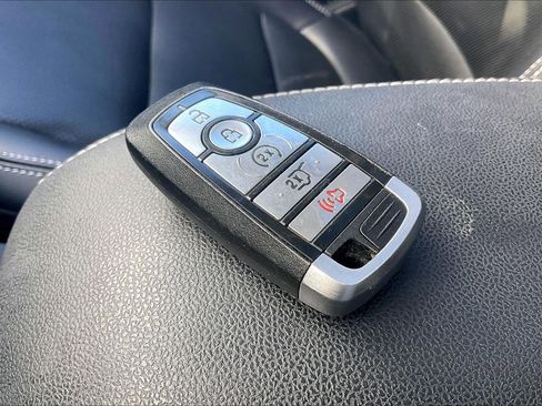 Used 2022 Ford Escape Titanium w/ Class II Trailer Tow Package image 14