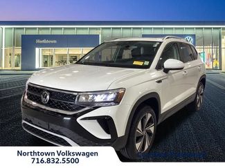Used 2023 Volkswagen Taos SE w/ Panoramic Sunroof Package AWD/4WD video 1