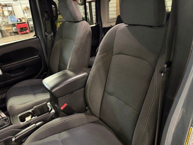 Used 2025 Jeep Wrangler Unlimited Sport w/ Convenience Group AWD/4WD image 52