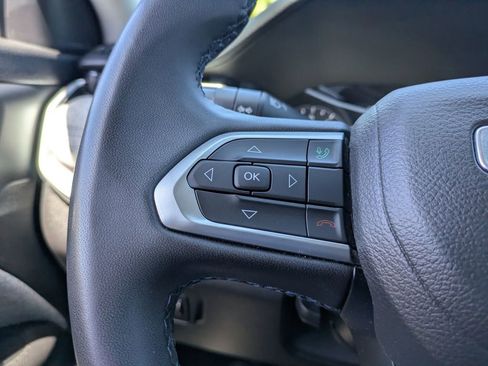 Used 2022 Jeep Compass Latitude w/ Sun and Sound Group AWD/4WD image 24