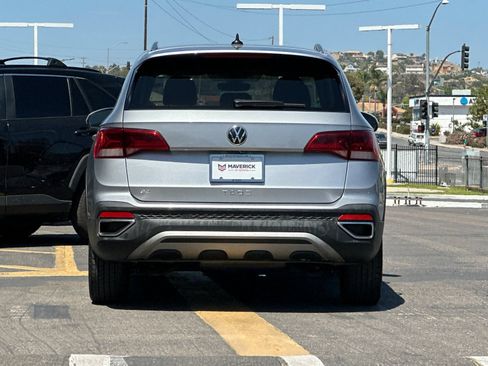 Used 2024 Volkswagen Taos SE FWD image 4