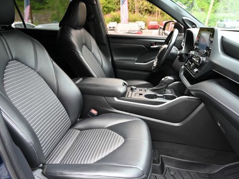 Used 2021 Toyota Highlander XSE AWD/4WD image 22