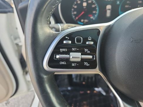 Used 2021 Mercedes-Benz GLC 300 4MATIC image 24