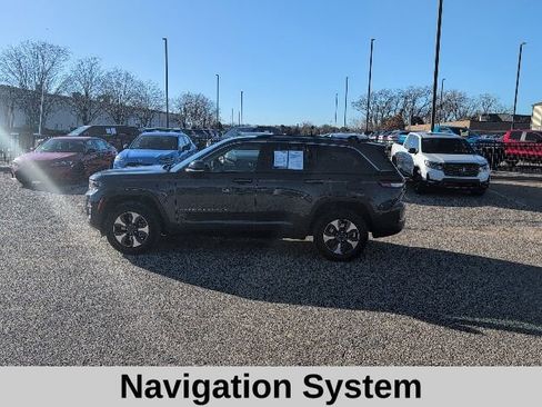 Used 2022 Jeep Grand Cherokee Limited 4xe image 3