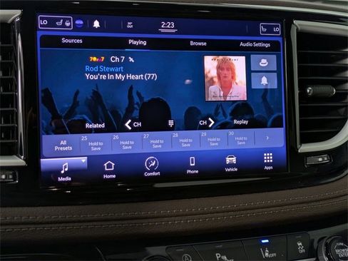 Certified 2021 Chrysler Pacifica Touring-L image 21