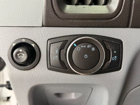 Used 2019 Ford Transit 250 130 Low Roof RWD image 37