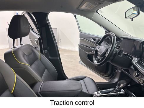 Used 2025 Chevrolet Trax ACTIV w/ Driver Confidence Package image 23