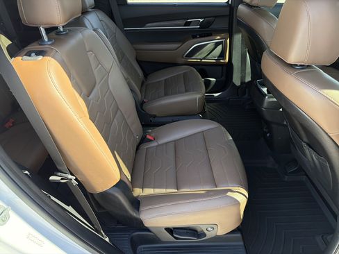 Used 2022 Kia Telluride SX w/ SX Prestige Package image 22