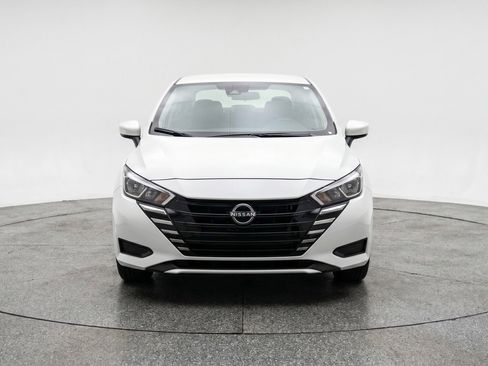 Used 2025 Nissan Versa SV FWD image 2