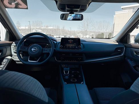 Used 2023 Nissan Rogue SV image 22