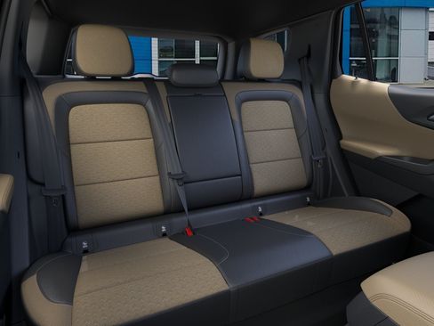 New 2026 Chevrolet Equinox ACTIV AWD/4WD image 17