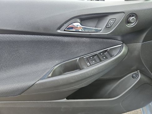 Used 2018 Chevrolet Cruze LT image 12