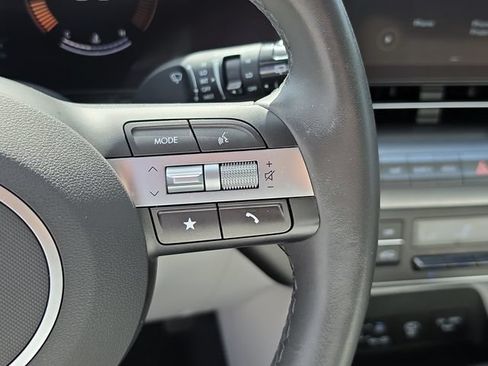 Used 2025 Hyundai Kona SEL FWD image 31