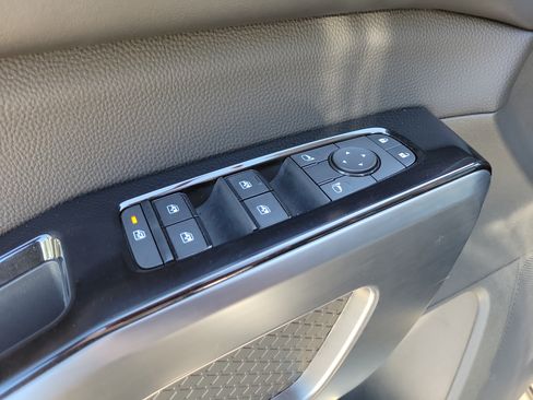 Certified 2025 Nissan Pathfinder SL w/ SL Premium Package FWD image 15