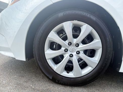 Used 2024 Toyota Corolla LE FWD image 18
