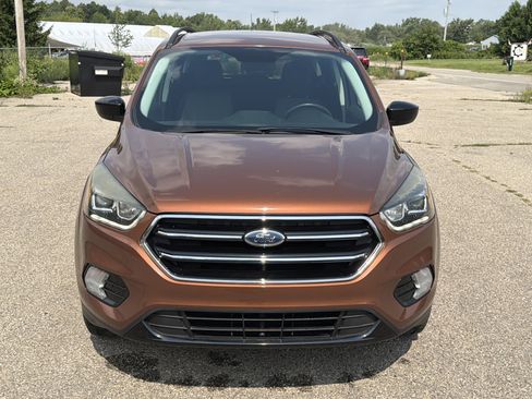 Used 2017 Ford Escape SE w/ Equipment Group 201A AWD/4WD image 10