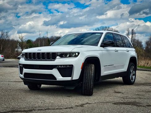 New 2026 Jeep Grand Cherokee Limited AWD/4WD image 7