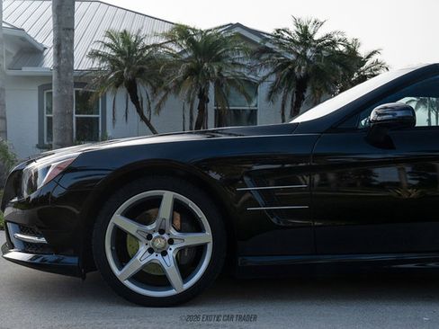 Used 2016 Mercedes-Benz SL 550 image 4