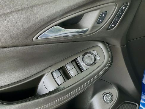 Used 2023 Buick Encore GX Essence w/ Experience Buick Package FWD image 22