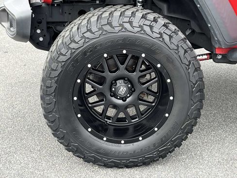 Used 2022 Jeep Gladiator Rubicon w/ LED Lighting Group image 11