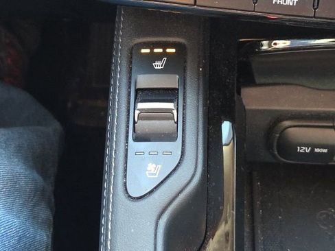 Used 2023 Kia Telluride EX w/ EX Captain's Chair Package image 36