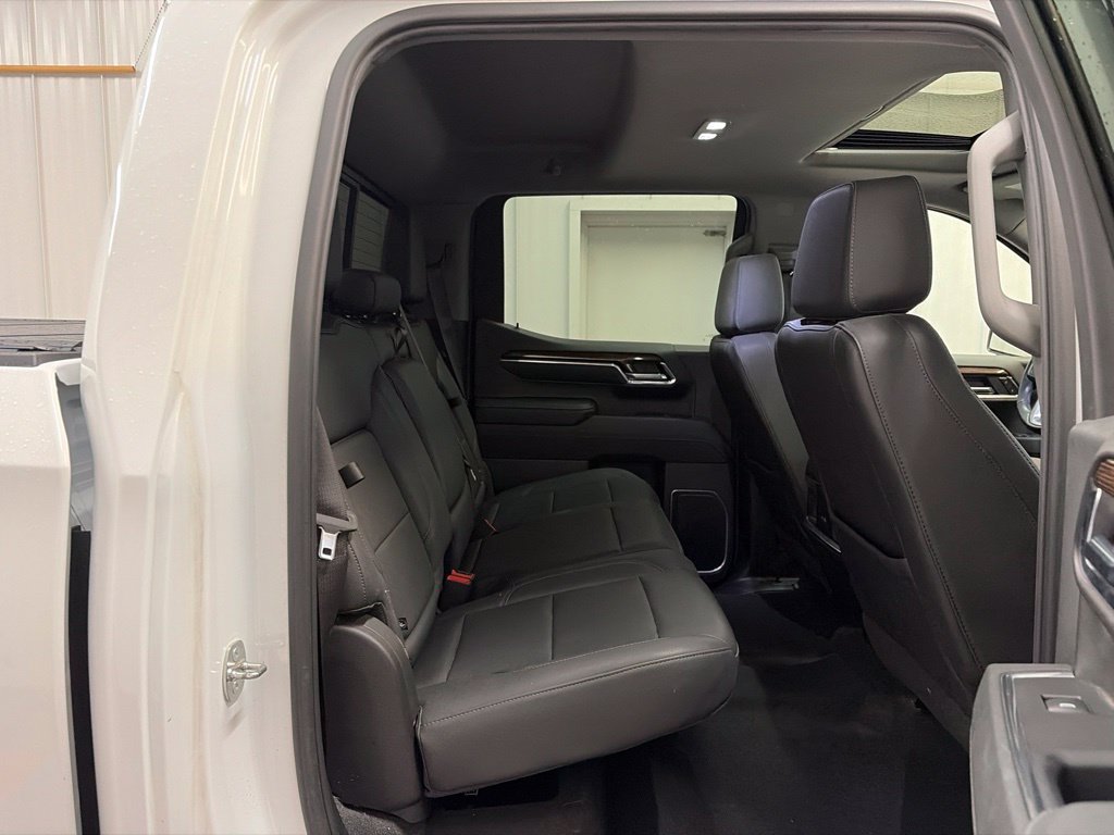 Used 2024 GMC Sierra 1500 Elevation w/ Elevation Premium Package AWD/4WD image 18