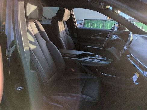 Certified 2023 Cadillac Lyriq Luxury image 30