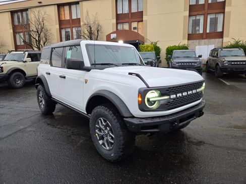New 2025 Ford Bronco Badlands AWD/4WD image 3