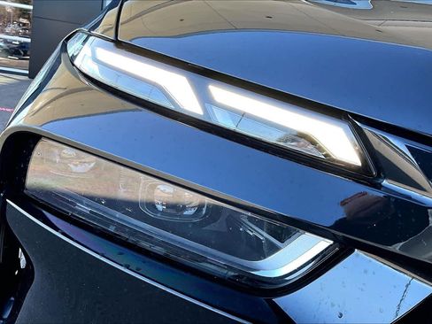 Used 2023 BMW X7 xDrive40i w/ Premium Package image 26