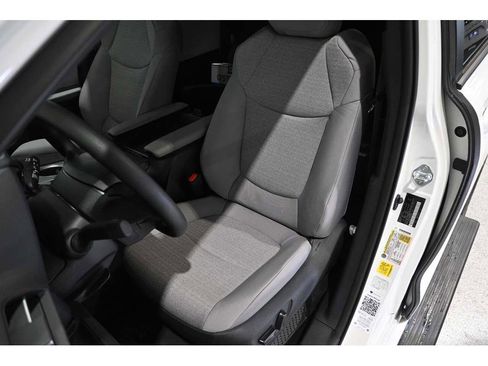 New 2025 Toyota Sienna LE FWD image 16