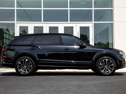 Certified 2023 Bentley Bentayga Extended Wheelbase AWD/4WD image 22