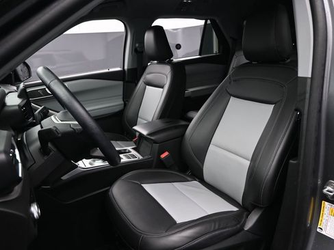 Used 2023 Ford Explorer XLT w/ Equipment Group 202A image 23