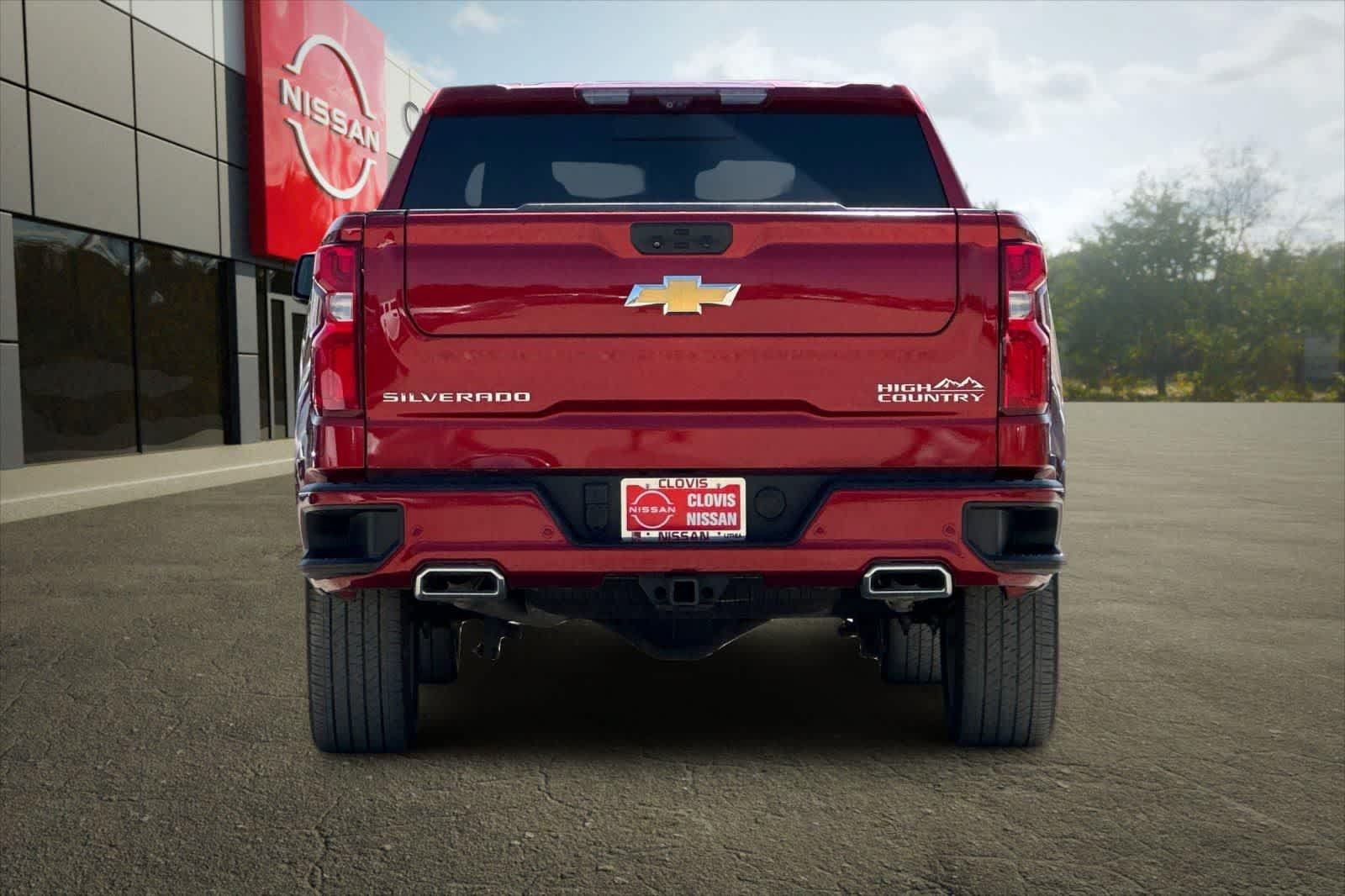 Used 2023 Chevrolet Silverado 1500 High Country w/ High Country Premium Package AWD/4WD image 8