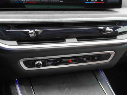 Certified 2023 BMW X7 M60i w/ Executive Package image 29