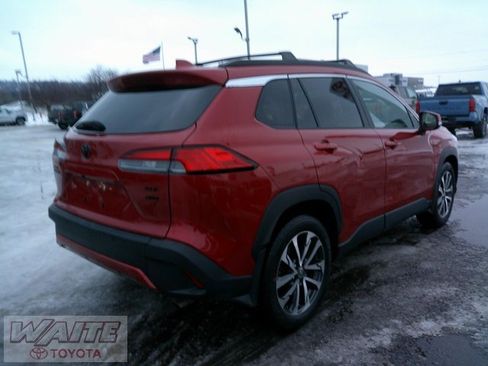 Certified 2023 Toyota Corolla Cross XLE image 2