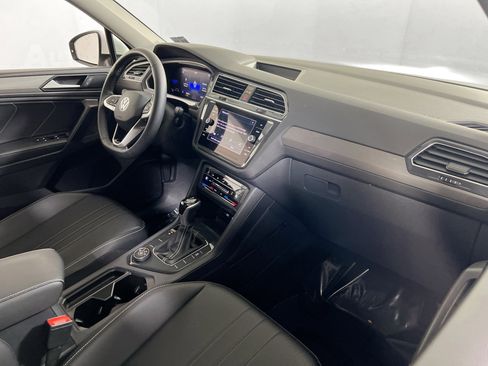 Used 2022 Volkswagen Tiguan SE image 27