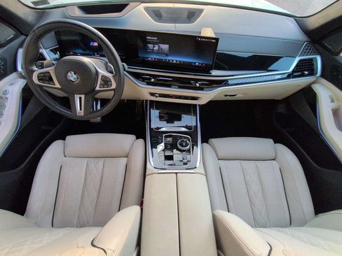 Used 2024 BMW X7 M60i w/ Executive Package AWD/4WD image 16