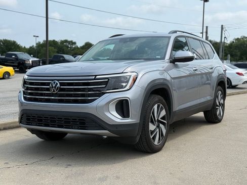 Used 2026 Volkswagen Atlas SE AWD/4WD image 2