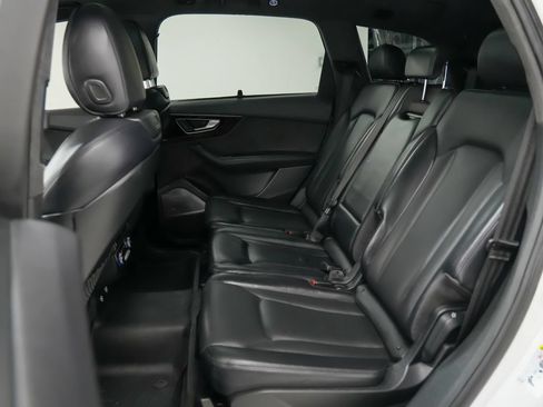 Used 2019 Audi Q7 3.0T Prestige w/ Prestige Package AWD/4WD image 18