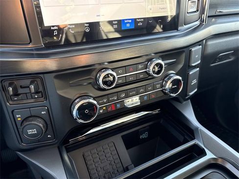 New 2026 Ford F250 Lariat w/ Black Appearance Package image 29