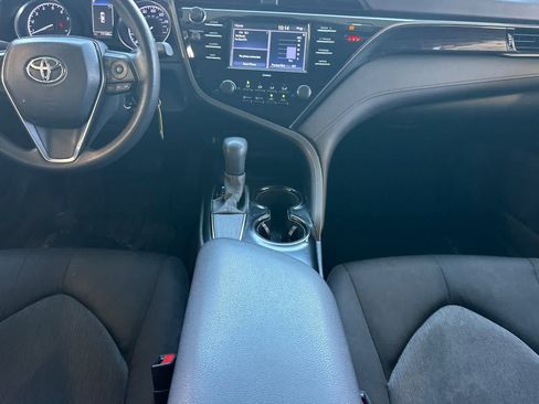 Used 2020 Toyota Camry LE FWD image 4