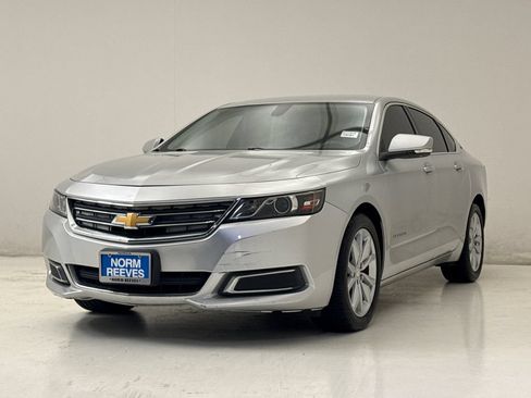 Used 2016 Chevrolet Impala LT FWD image 2