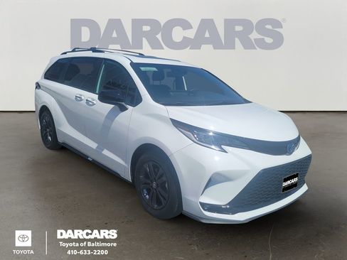 Used 2025 Toyota Sienna XSE AWD/4WD image 1
